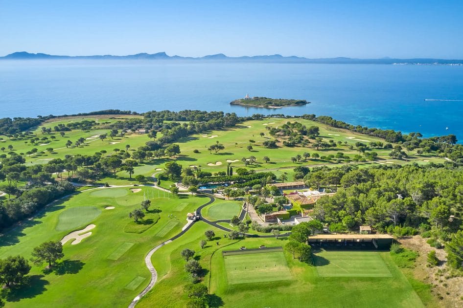Juegos de palos de golf, Club de Golf Alcanada en Mallorca