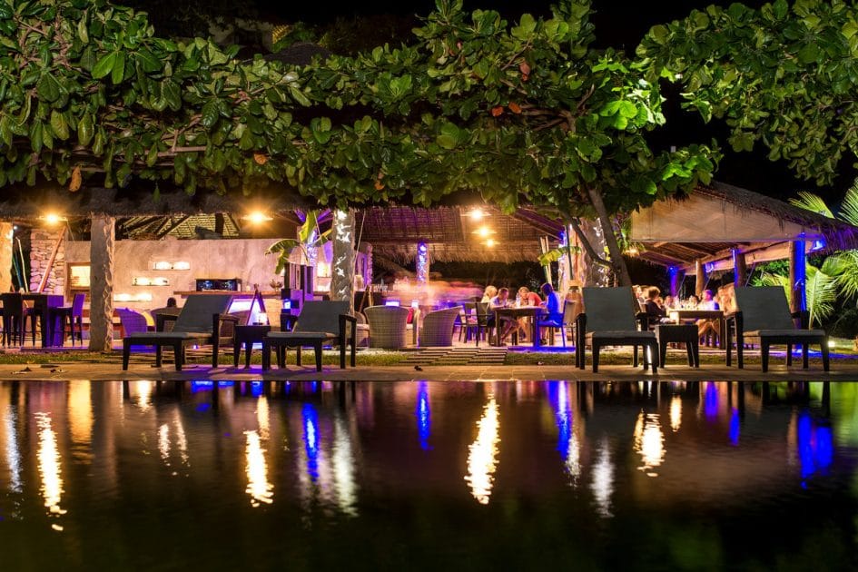 Restauración en Madagascar, Cenas frente al mar