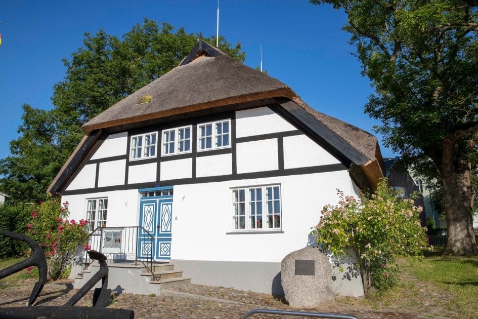 Turismo en la Isla de Rügen, Alemania Heimatmuseum Göhren. Foto de Google Maps de Heimatmuseum Göhren Turismo en la Isla de Rügen, Alemania, Heimatmuseum Göhren. Foto de Google Maps de Heimatmuseum Göhren