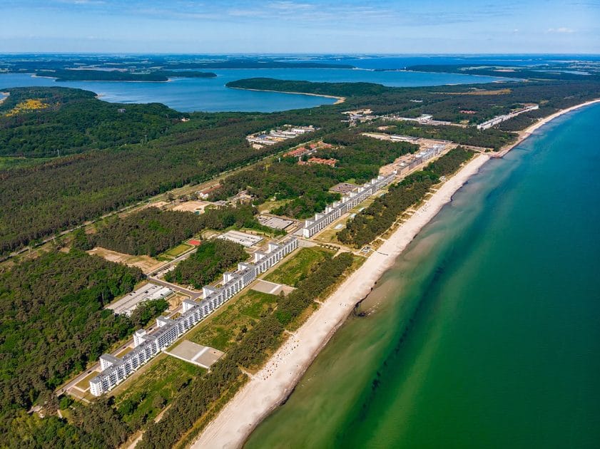 Turismo en la Isla de Rügen, Alemania Playas de Prora. Foto de Ralf Roletschek, CC BY SA 1.0 Turismo en la Isla de Rügen, Alemania, Playas de Prora