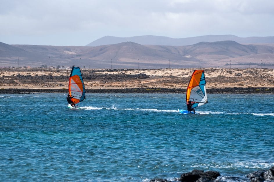10 deportes acuáticos Windsurf en Fuerteventura, islas Canarias, España. Foto de Google Maps de MAX WINDSURF SCHOOL 10 deportes acuáticos Windsurf en Fuerteventura, islas Canarias, España