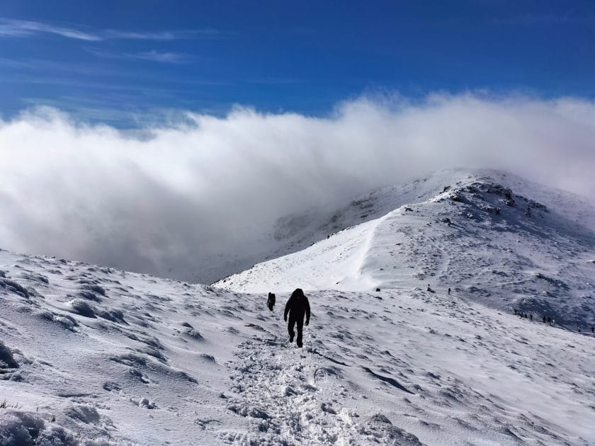 Deportes de invierno en islas Caminatas por la nieve en Bruncu Spina, Cerdeña