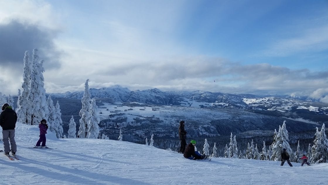 Deportes de invierno en islas Mount Washington en Vancouver, Canadá