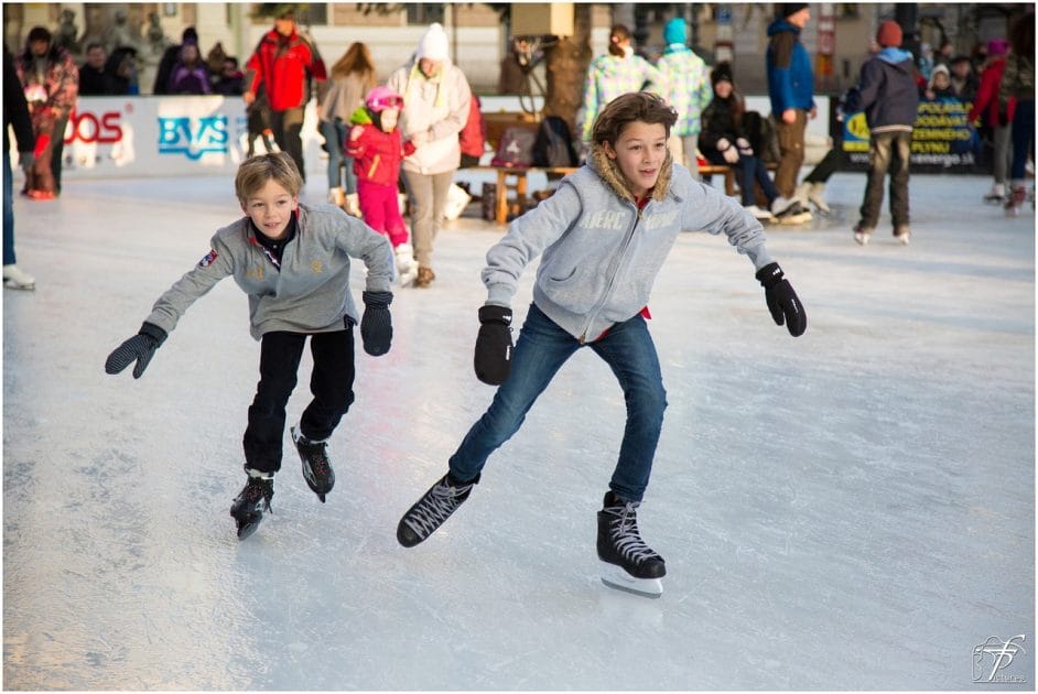 Deportes de invierno en islas - Patinaje sobre hielo