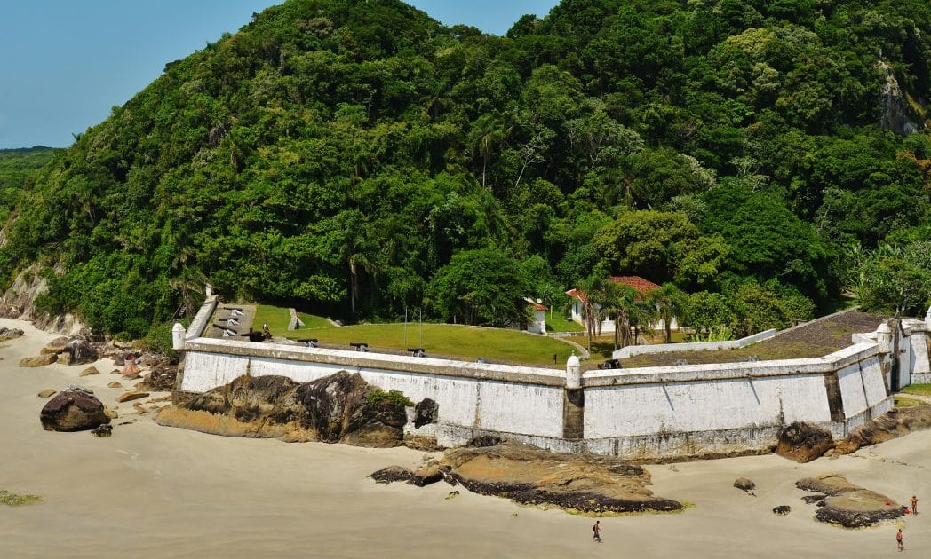 Islas paradisíacas de Brasil Fortaleza de Nossa Senhora dos Prazeres de Paranaguá. By Cyrus Daldin Own work, CC BY SA 4.0 Islas paradisíacas de Brasil Fortaleza de Nossa Senhora dos Prazeres de Paranaguá