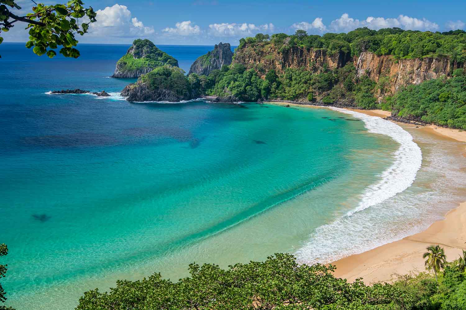 Islas paradisíacas de Brasil Praia do Sancho en Fernando de Noronha. Foto de Google Maps de Carlos Alberto do Amaral Islas paradisíacas de Brasil Praia do Sancho en Fernando de Noronha