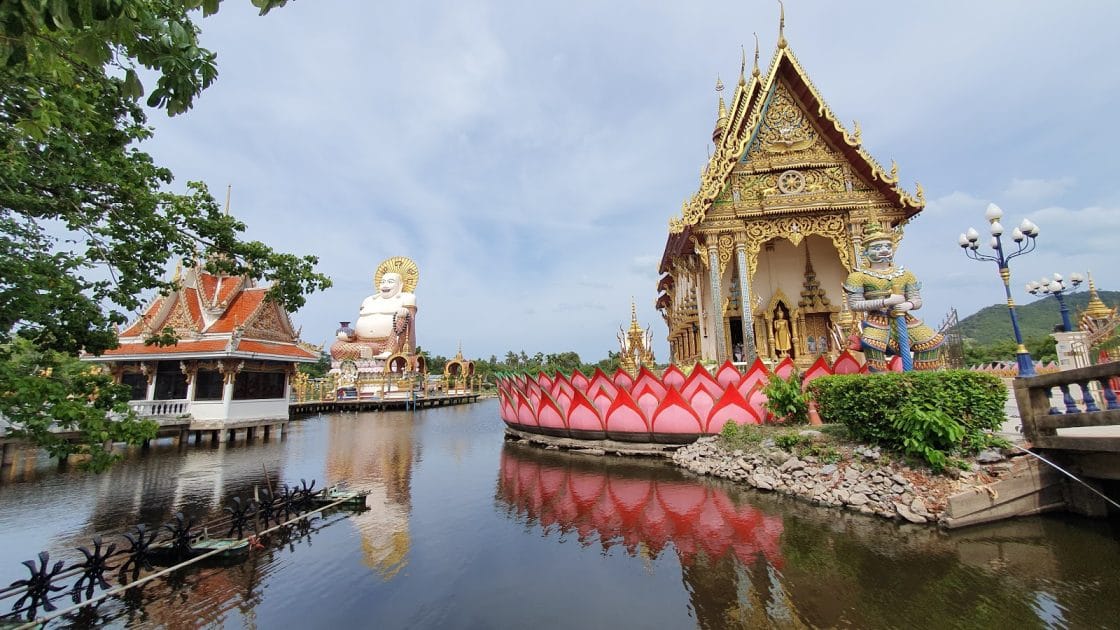 Las mejores islas de Tailandia para visitar Complejo de tempos budistas de Wat Plai Laem en Koh Samui.