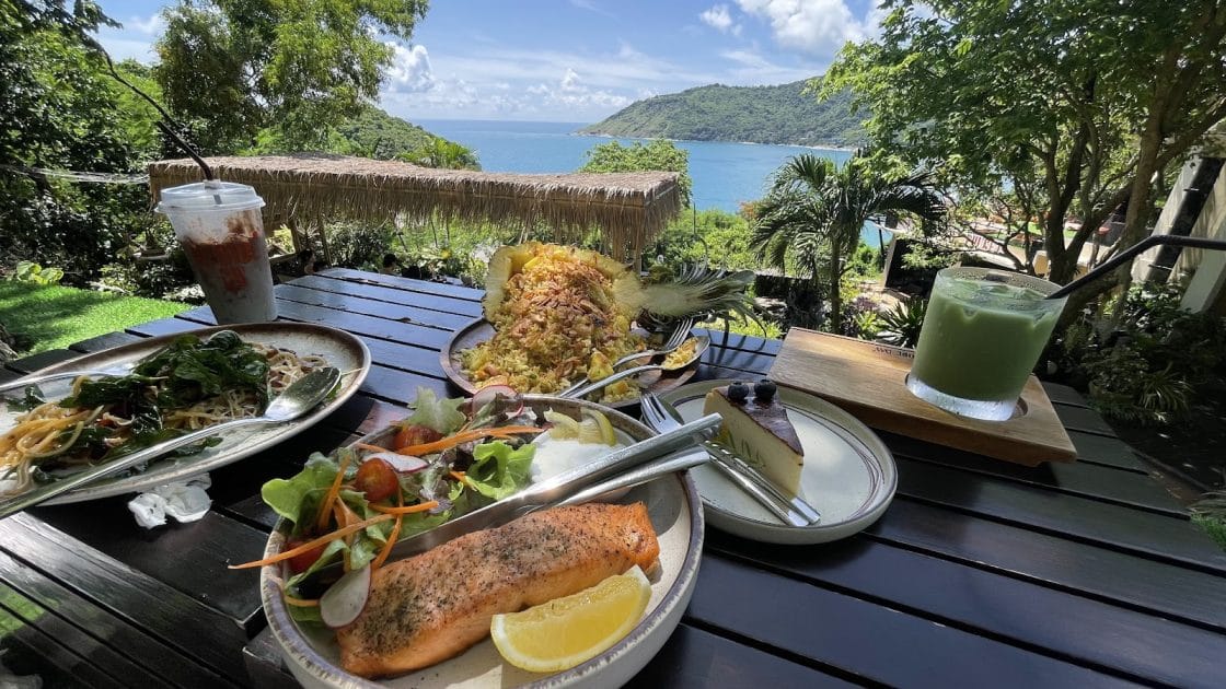Las mejores islas de Tailandia para visitar Degustar la gastronomía tailandesa frente al mar en Phuket