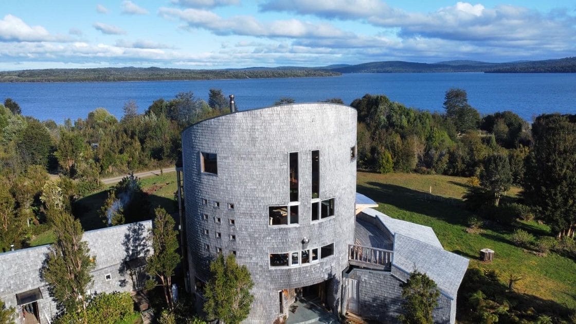 Turismo en Isla Chiloé - Alojamiento frente al Lago Tepuhueico