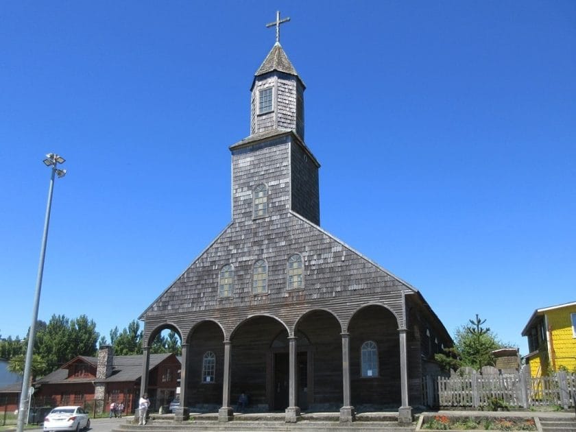 Turismo en Isla Chiloé Iglesia de Santa María de Loreto en Achao
