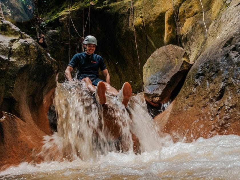 Turismo en isla Guadalupe Barranquismo en cañones. Foto de Google Maps de Gwada Expérience canyoning en Guadeloupe Turismo en isla Guadalupe Barranquismo en cañones