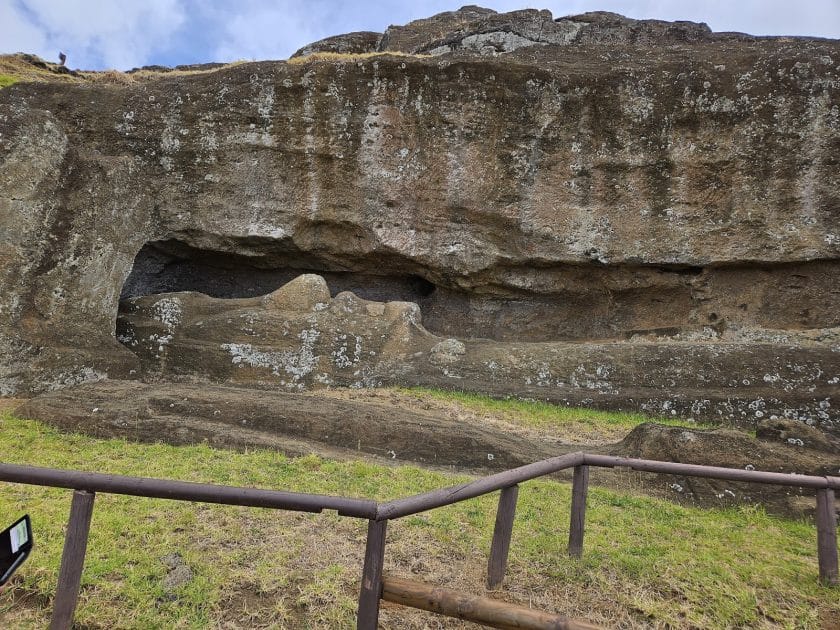 Turismo en la Isla de Pascua, Chile Moai Inacabado. Foto de Google Maps de Raina Draganova Turismo en la Isla de Pascua, Chile Moai Inacabado.