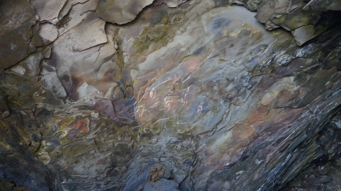 Turismo en la Isla de Pascua, Chile Pinturas rupestres en Ana Kai Tangata. Foto de Google Maps de Fabian Mendoza Turismo en la Isla de Pascua, Chile Pinturas rupestres en Ana Kai Tangata