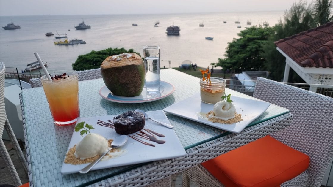 Circuito por Zanzíbar en 10 días Restaurante con vistas al océano en Stone Town