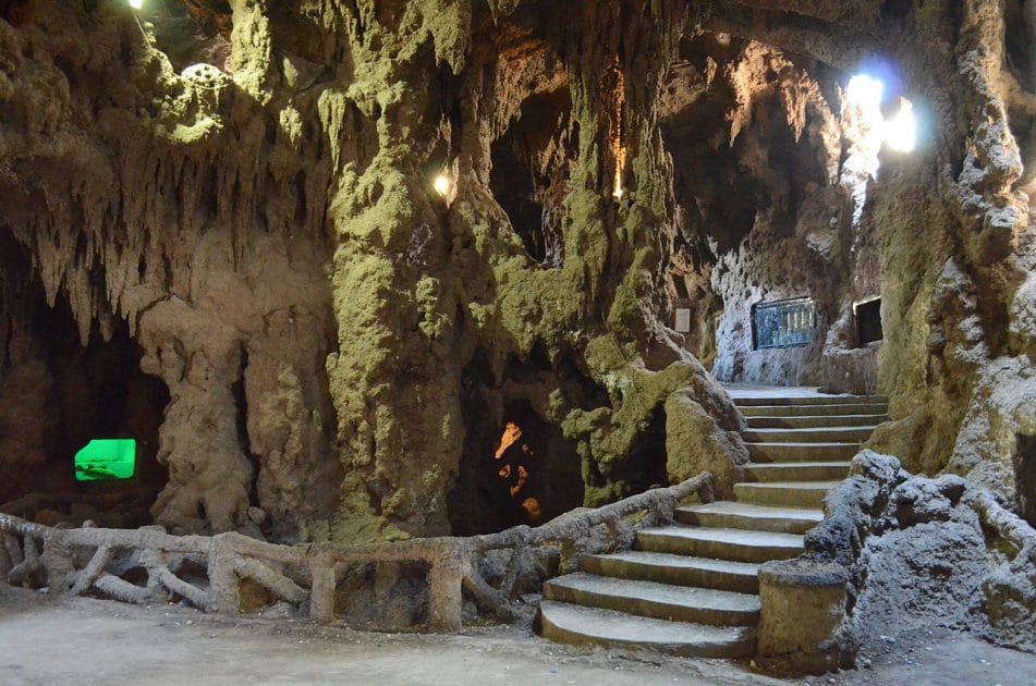 Recorrido por el Nilo Aquarium Grotto Garden. By Hatem Moushir Own work, CC BY SA 3.0 Recorrido por el Nilo Aquarium Grotto Garden