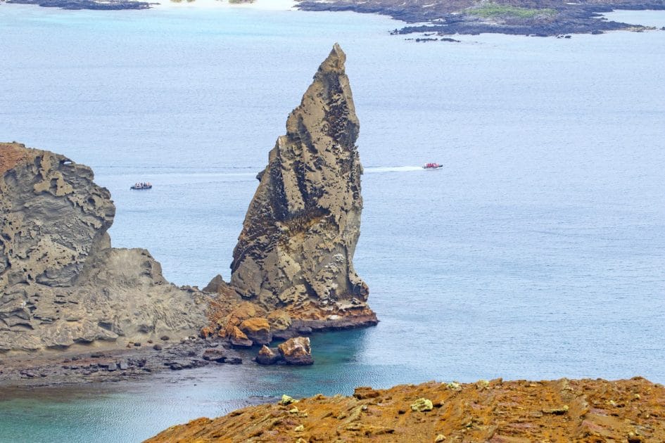 Turismo en Ecuador Pináculo de la Isla San Bartolomé. Foto de Google Maps de Ludomir B Turismo en Ecuador Pináculo de la Isla San Bartolomé