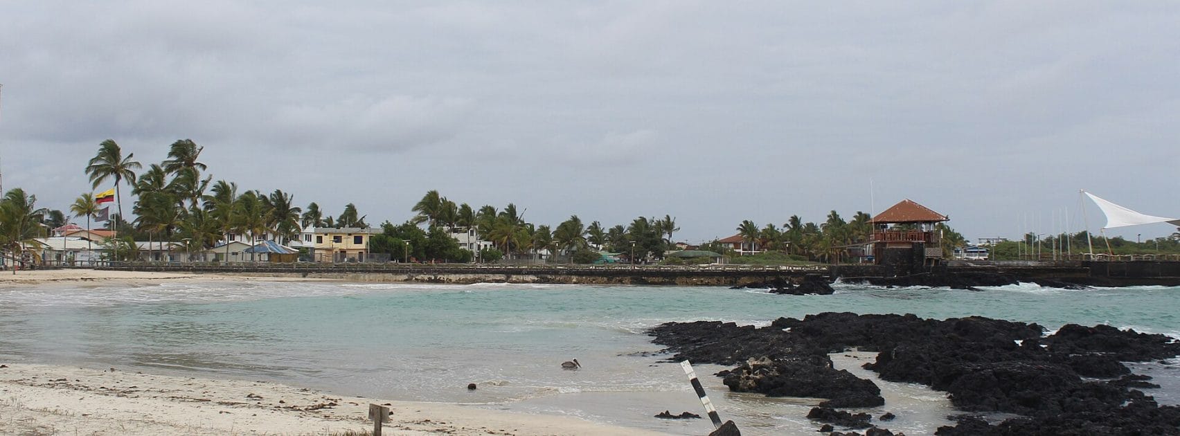 Turismo en Ecuador Playa de Puerto Villamil en Isla Isabela. By David C. S. Own work, CC BY SA 4.0 Turismo en Ecuador Playa de Puerto Villamil en Isla Isabela.