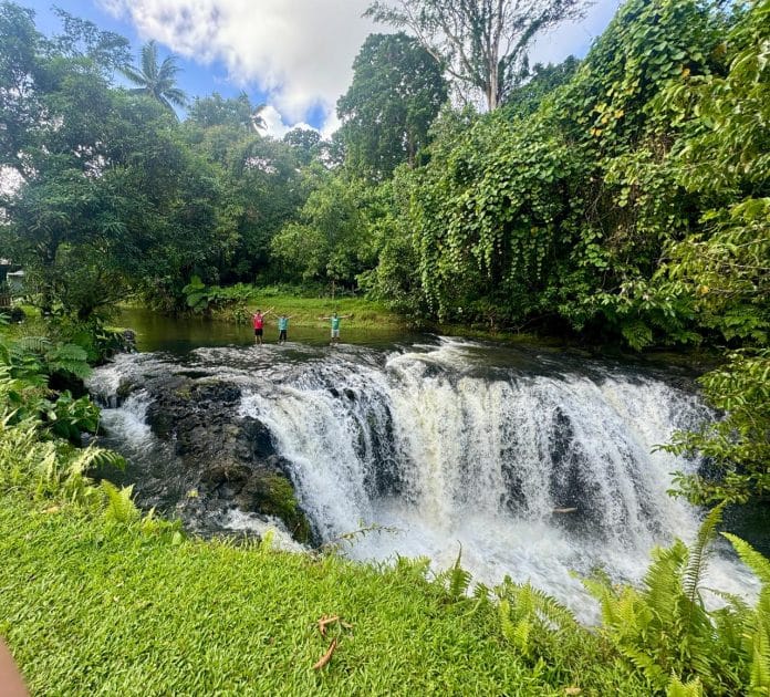 Viajar a Samoa, Oceanía Cascada Togitogiga