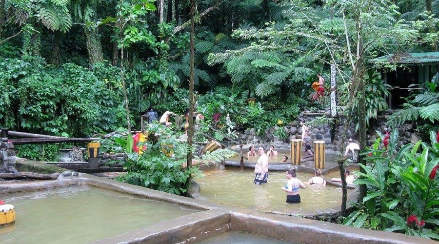 Atractivos turísticos de Dominica Aguas termales de Wotten Waven