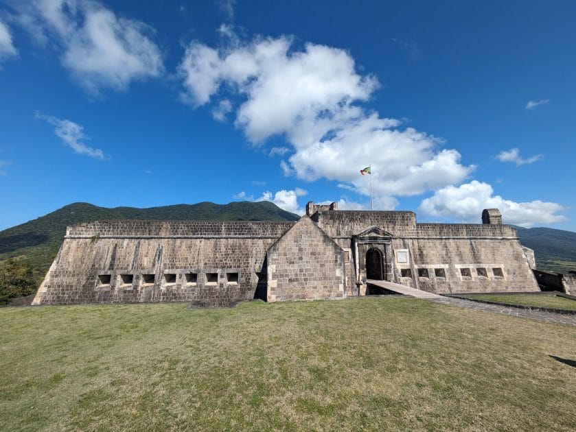 Turismo en San Cristóbal y Nieves Fort Brimstone Hill. Foto de Google Maps de Anthony Gallegos Turismo en San Cristóbal y Nieves - Fort Brimstone Hill