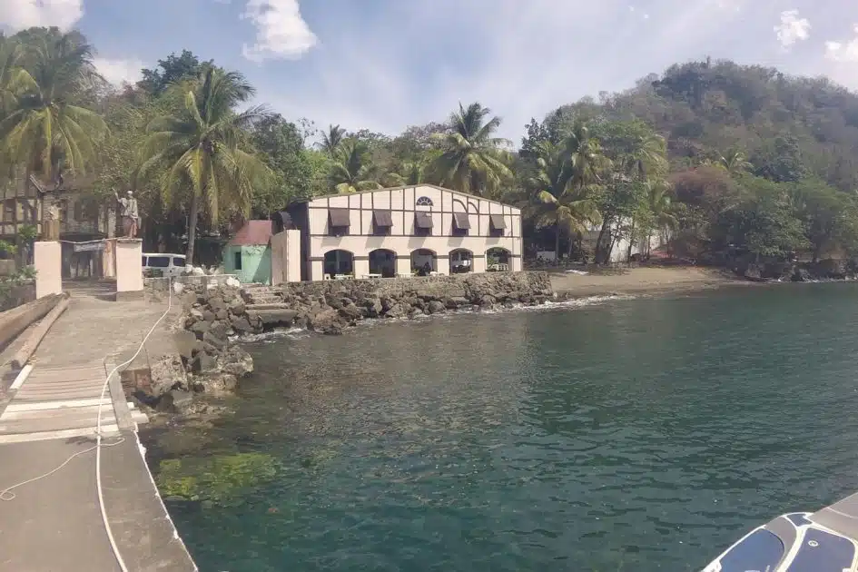 Turismo en San Vicente y las Granadinas Bahía de Wallilabou. Foto de Google Maps de Alby Set Turismo en San Vicente y las Granadinas Bahía de Wallilabou