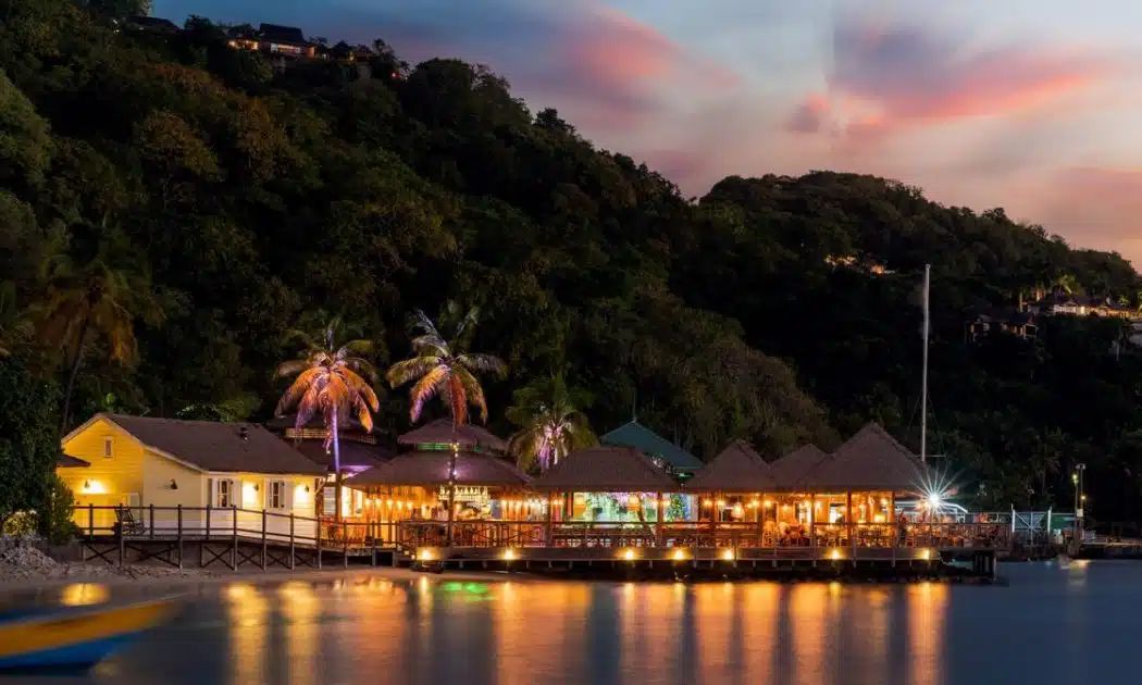 Turismo en San Vicente y las Granadinas Basil´s Bar en Mustique Turismo en San Vicente y las Granadinas Basil´s Bar en Mustique