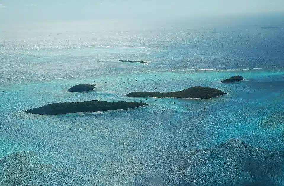 Turismo en San Vicente y las Granadinas Tobago Cays Marine Park. By Igbgrant at English Wikipedia, CC BY 2.5 Turismo en San Vicente y las Granadinas Tobago Cays Marine Park