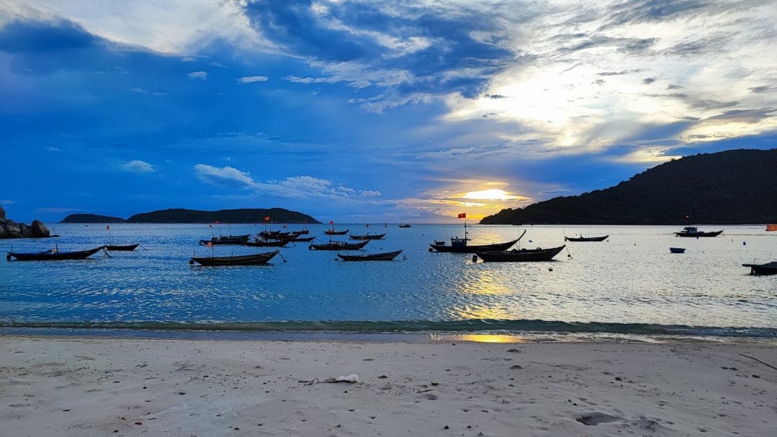 Turismo en Vietnam Playa en Cham. Foto de Google Maps de nguyen thanh dat Turismo en Vietnam Playa en Cham