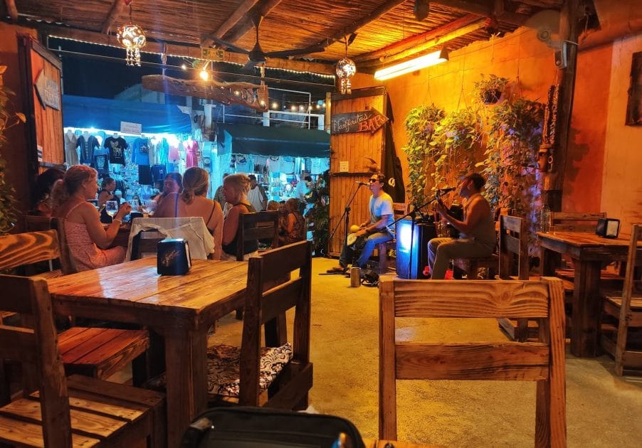 Viaje al Caribe Mexicano La animada noche de Isla Mujeres