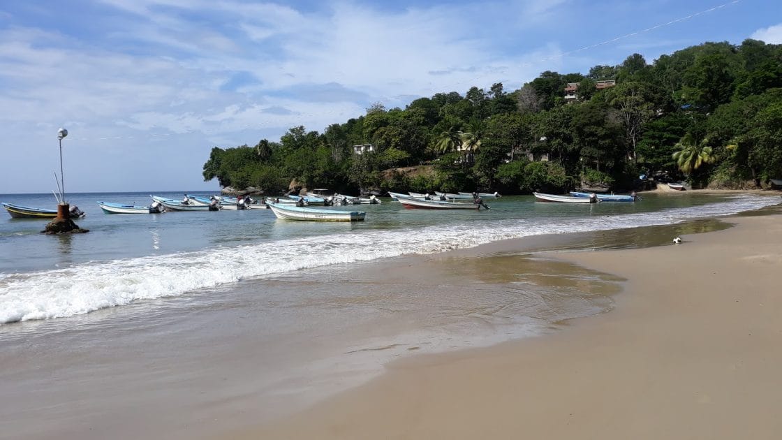 Viajes a Trinidad y Tobago Las Cuevas Beach