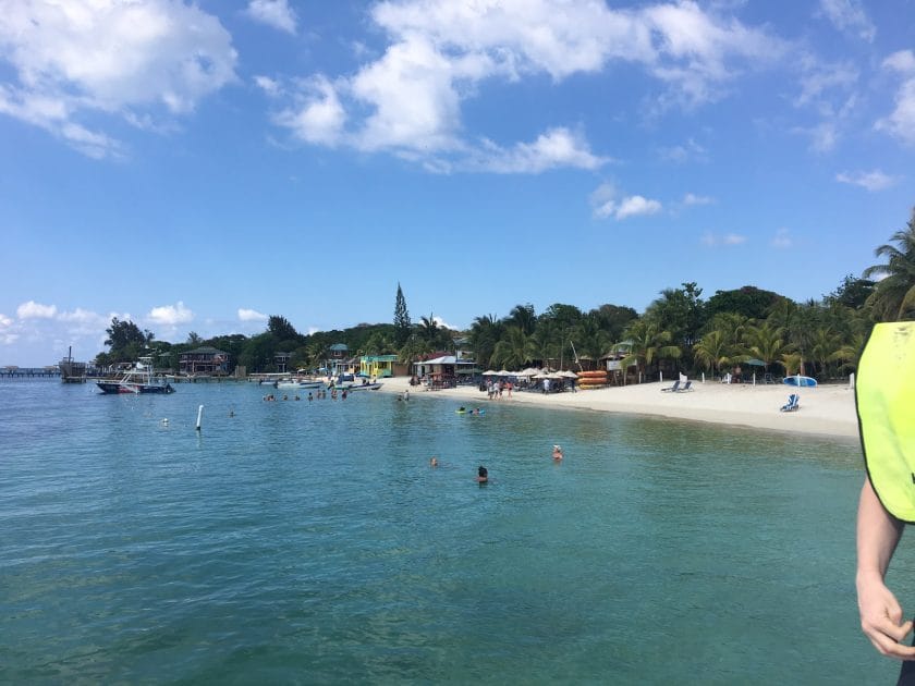 Viajes a las Islas de la Bahía de Honduras Playa Esmeralda