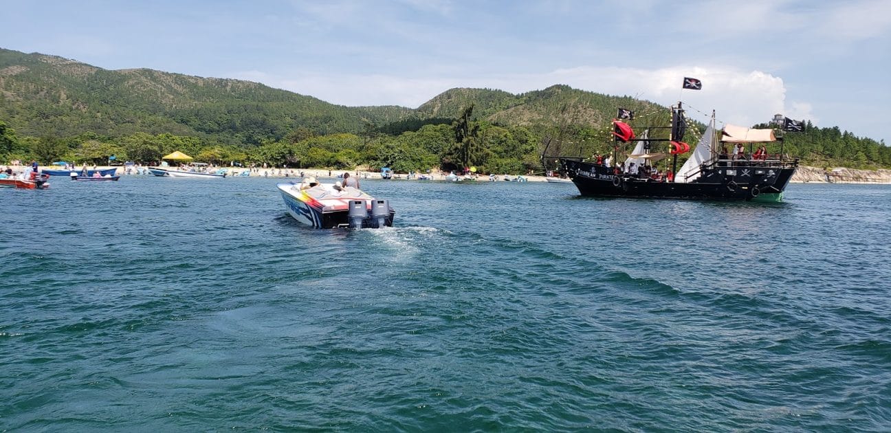 Viajes a las Islas de la Bahía de Honduras Playa en Guanaja