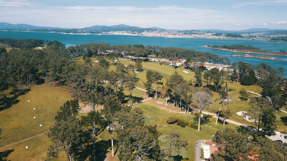 Islas de Galicia para visitar Campo de golf de La Toja. Foto de Google Maps de Markel Gruber Polo Islas de Galicia para visitar Campo de golf de La Toja