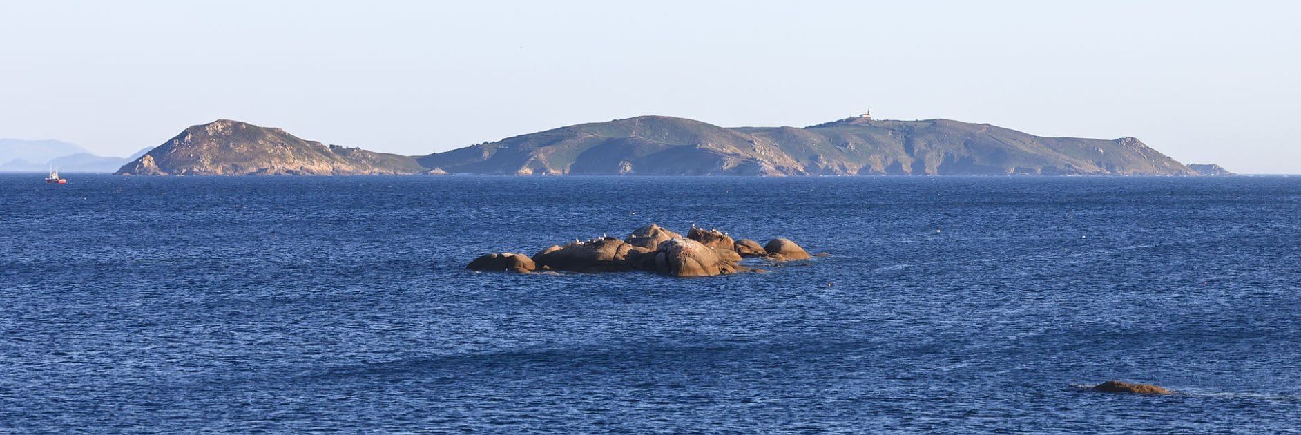 Islas de Galicia para visitar Isla de Ons. De Luis Miguel Bugallo Sánchez (Lmbuga) Trabajo propio, CC BY SA 3.0 Islas de Galicia para visitar Isla de Ons