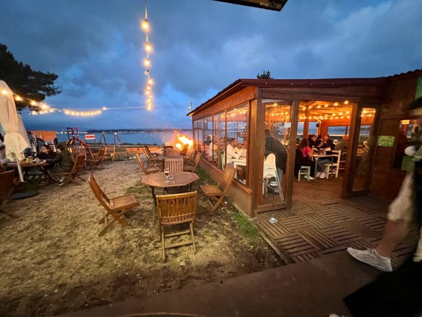 Islas de Galicia para visitar Restaurante a pie de playa en Arousa. Foto de Google Maps de A boa vida chiringuito Islas de Galicia para visitar Restaurante a pie de playa en Arousa