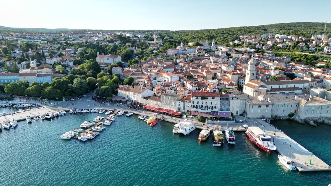 Turismo en Croacia Ciudad de Krk. Foto de Google Maps de Goran Arbanas Turismo en Croacia - Ciudad de Krk