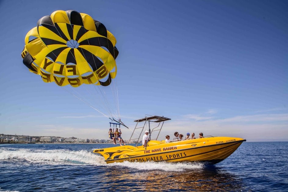Viaje a Chipre en 7 días Actividades acuáticas en Fig Tree Bay. Foto de Google Maps de Stavros Water Sports Viaje a Chipre en 7 días Actividades acuáticas en Fig Tree Bay