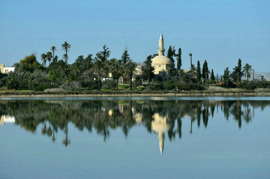 Viaje a Chipre en 7 días Mezquita Hala Sultan Tekke junto al Lago Salado de Larnaca. Foto de Google Maps de Δαναη Γερμανου Viaje a Chipre en 7 días Mezquita Hala Sultan Tekke junto al Lago Salado de Larnaca