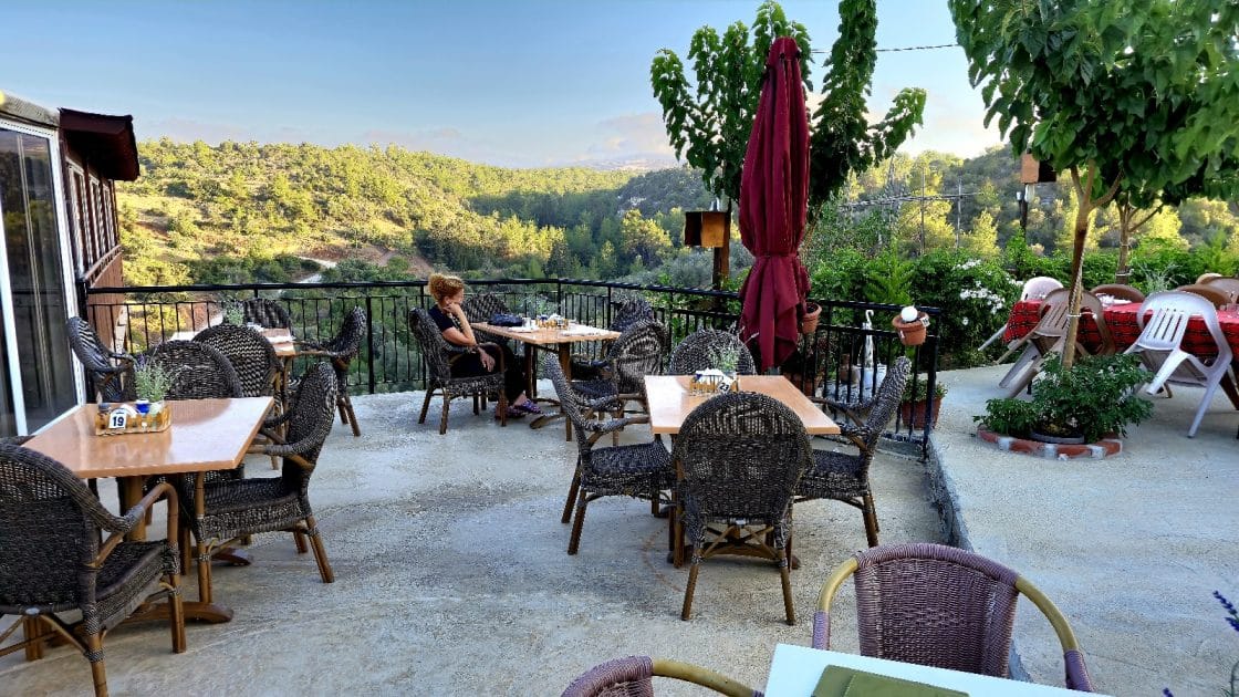 Viaje a Chipre en 7 días Terraza en Neo Chorio. Foto de Google Maps de יוסי הראל Viaje a Chipre en 7 días Terraza en Neo Chorio