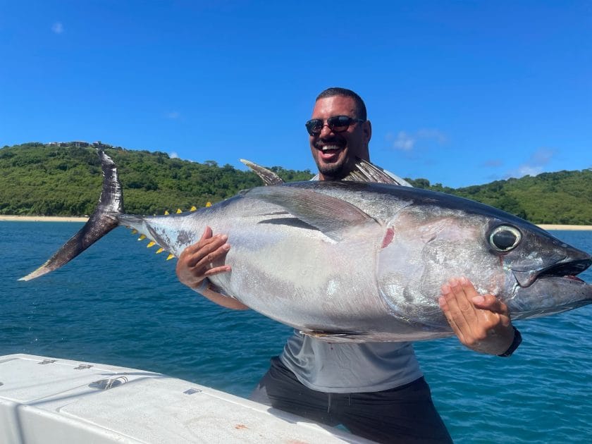 Actividades en Fernando de Noronha Pesca exitosa en las aguas del archipiélago