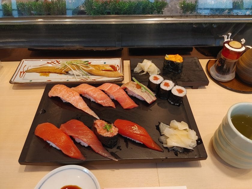 Viaje a Japón en 10 días Sushi en el Mercado Tsukiji