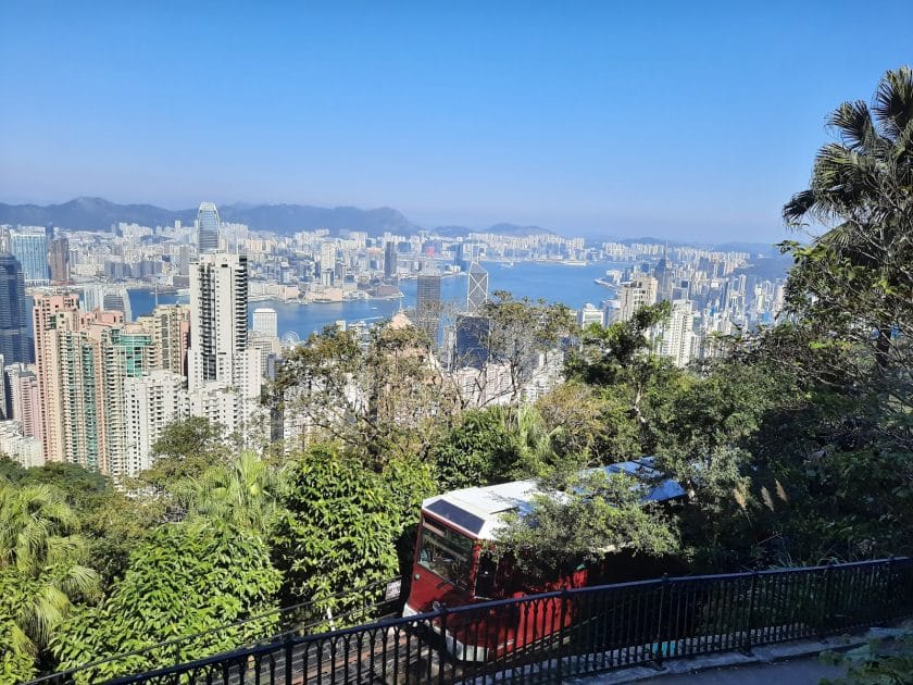 Visitar Hong Kong, China Vistas desde Cumbre Victoria y Peak Tram. Foto de Google Maps de brenda mok Visitar Hong Kong, China Vistas desde Cumbre Victoria y Peak Tram