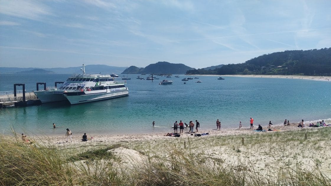 Visitar las Islas Cíes Ferry de la naviera Mar de Ons. Foto de Google Maps de Carlos M. Visitar las Islas Cíes Ferry de la naviera Mar de Ons