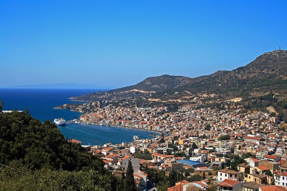 Crucero en las Islas Griegas Vathy. By Pe sa Own work, CC BY SA 3.0 Crucero en las Islas Griegas Vathy