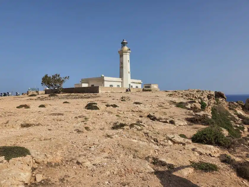 Tursimo en Italia Faro di Capo Grecale