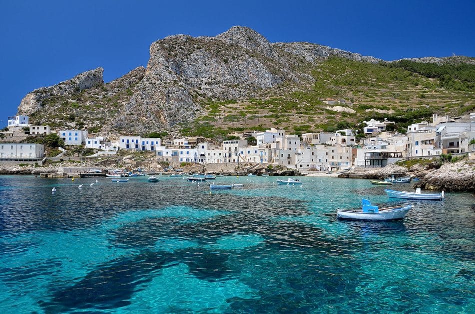Tursimo en Italia Isla de Levanzo
