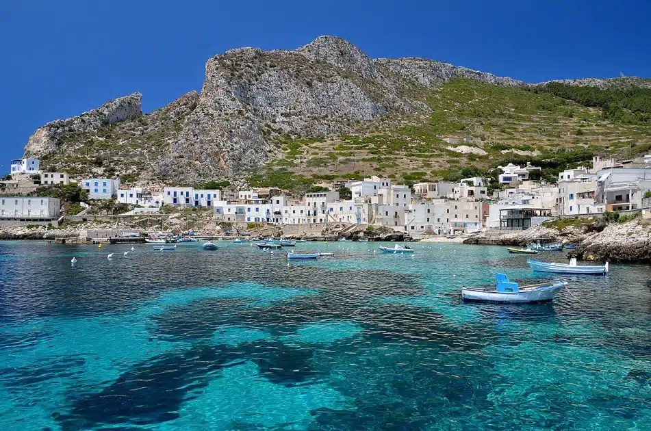 Tursimo en Italia Isla de Levanzo