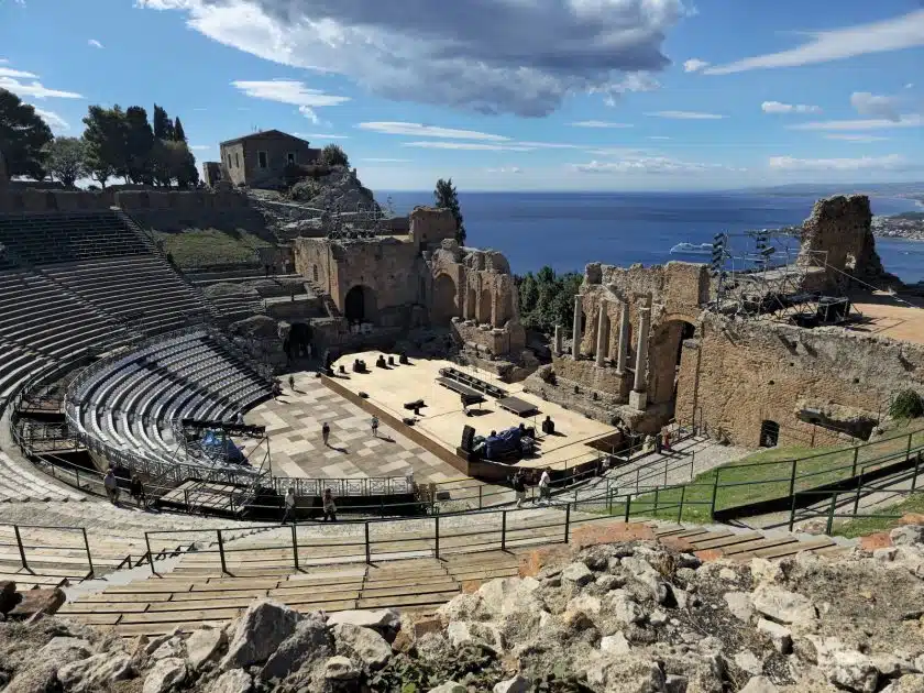 Tursimo en Italia Teatro Griego de Taormina en Sicilia