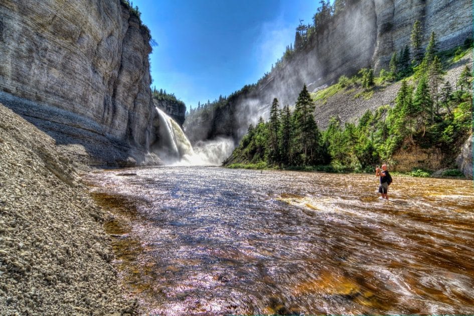 Viajar a Canadá Cascada Vauréal. Foto de Google Maps de Dominique Auger Viajar a Canadá Cascada Vauréal
