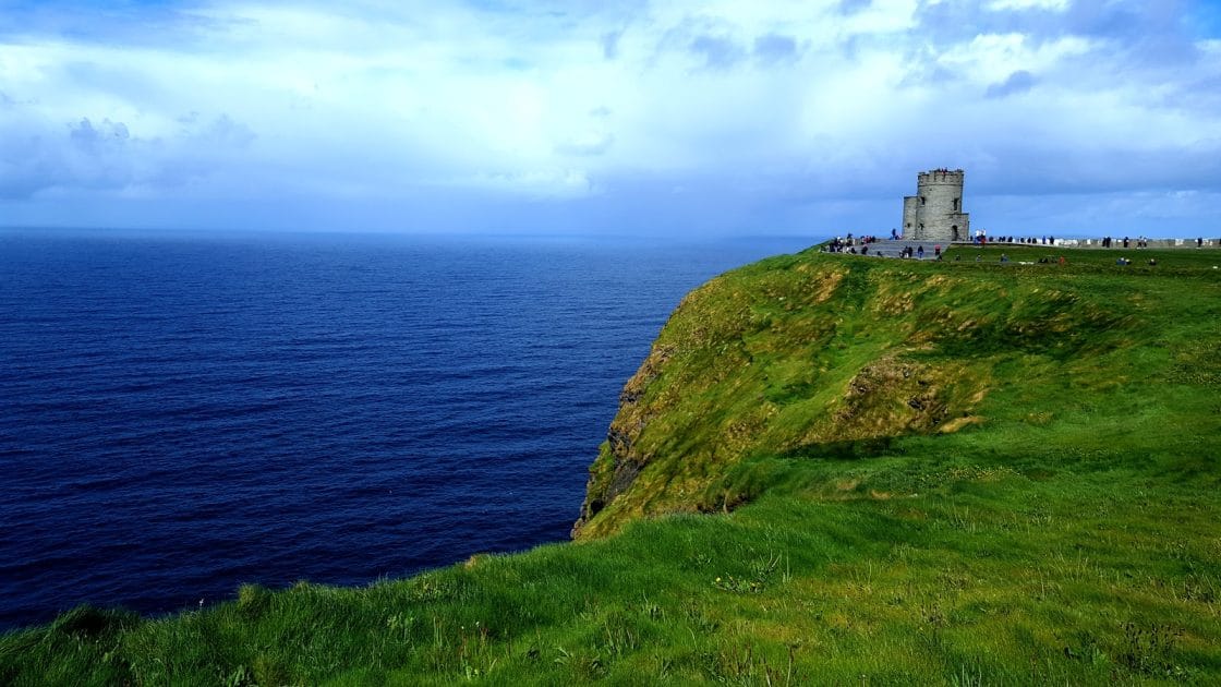 Viaje por Irlanda en 7 días Acantilados de Moher. Foto de Google Maps de Mariusz Filipiak Viaje por Irlanda en 7 días Acantilados de Moher